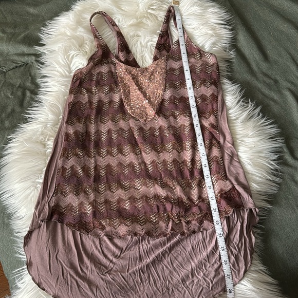 A n t h r o p o l o g i e • Tiny sequin going out tunic top - Picture 9 of 9